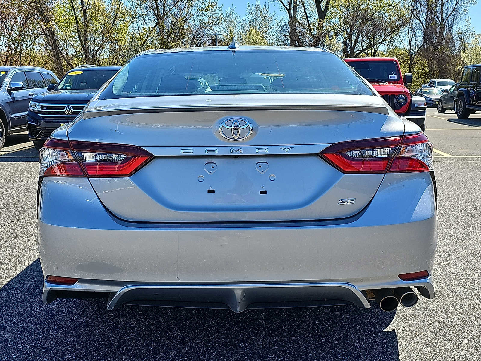 Used 2024 Toyota Camry SE FWD image 5