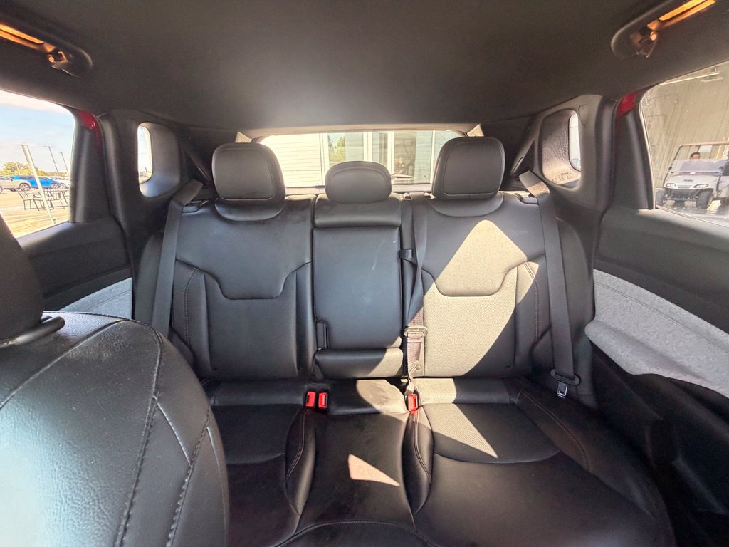 Used 2023 Jeep Compass Latitude AWD/4WD image 30
