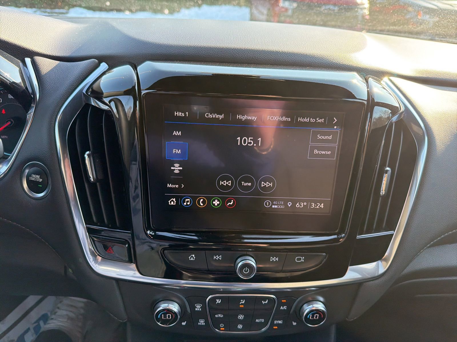 Used 2023 Chevrolet Traverse LT image 12