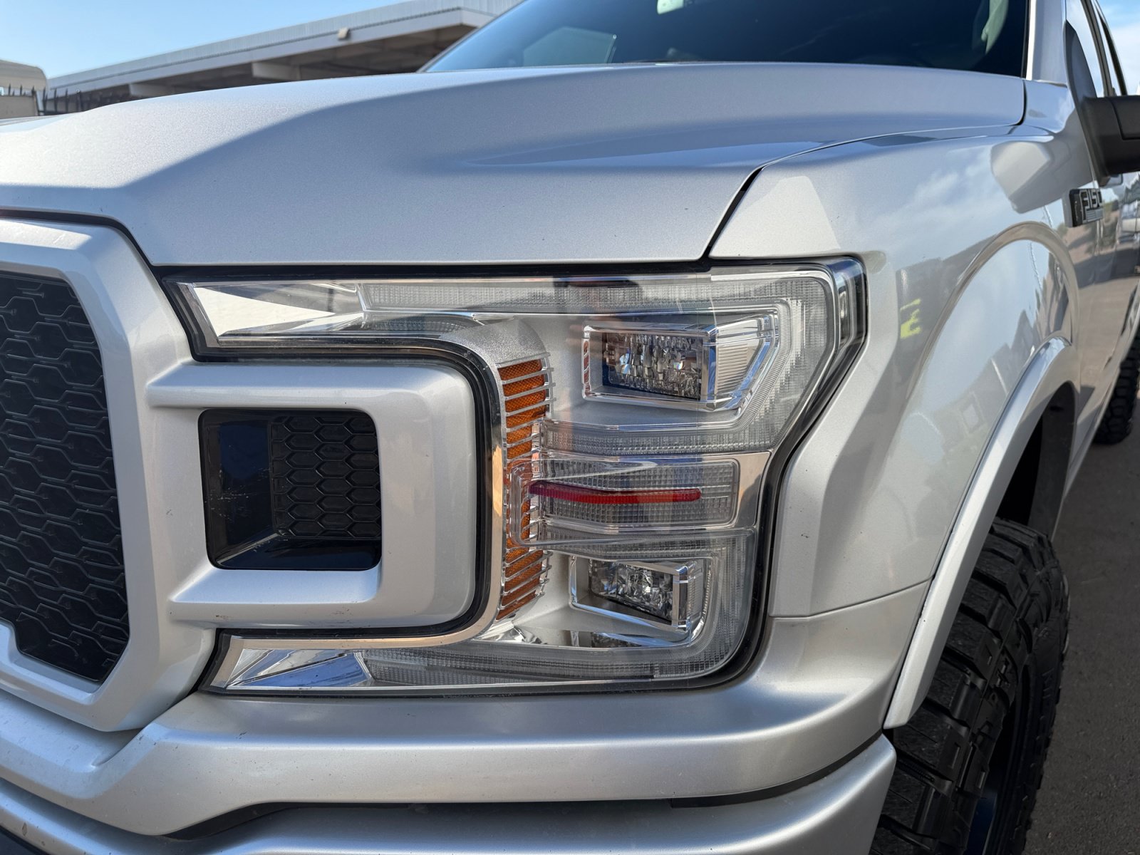Used 2019 Ford F150 Lariat w/ Equipment Group 502A Luxury AWD/4WD image 9