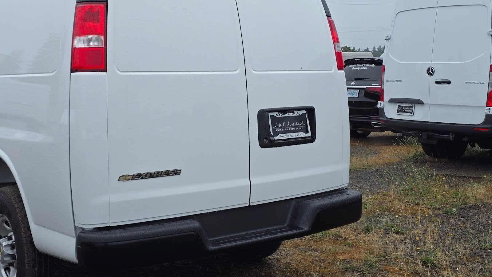 Used 2025 Chevrolet Express 2500 Extended w/ Driver Convenience Package RWD image 21