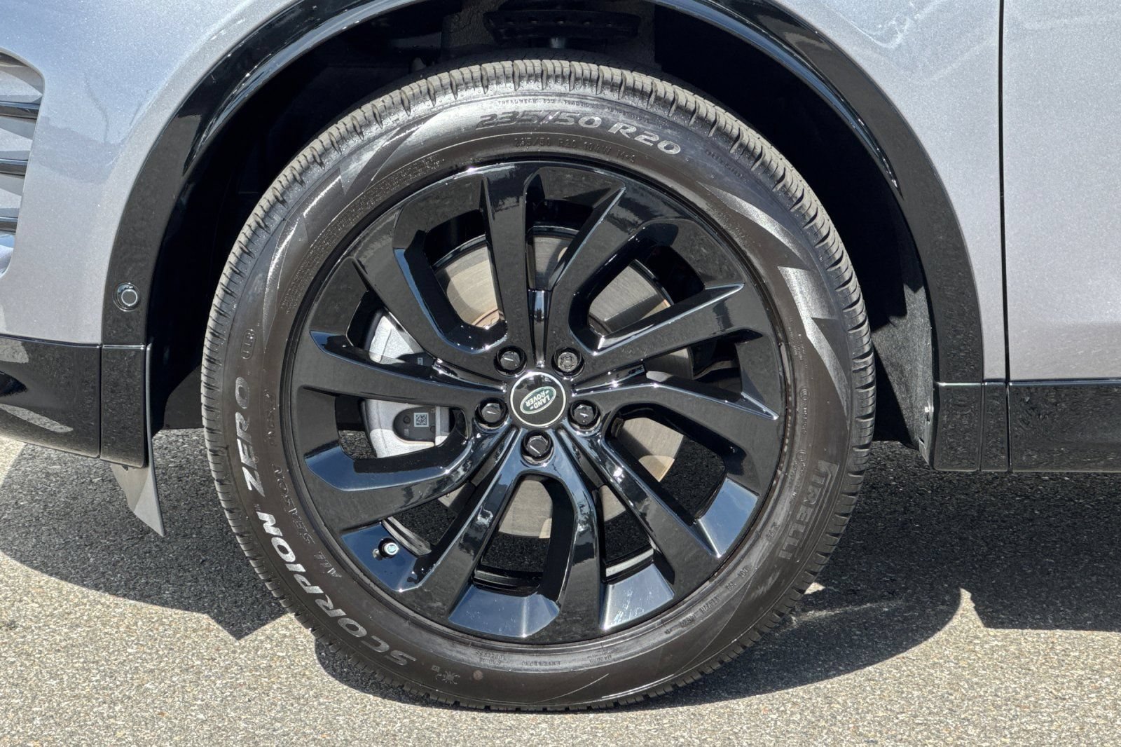 Certified 2025 Land Rover Discovery Sport Dynamic SE AWD/4WD image 33