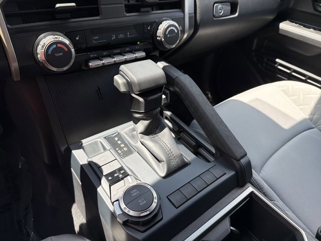 Used 2025 Toyota Tacoma SR5 AWD/4WD image 21