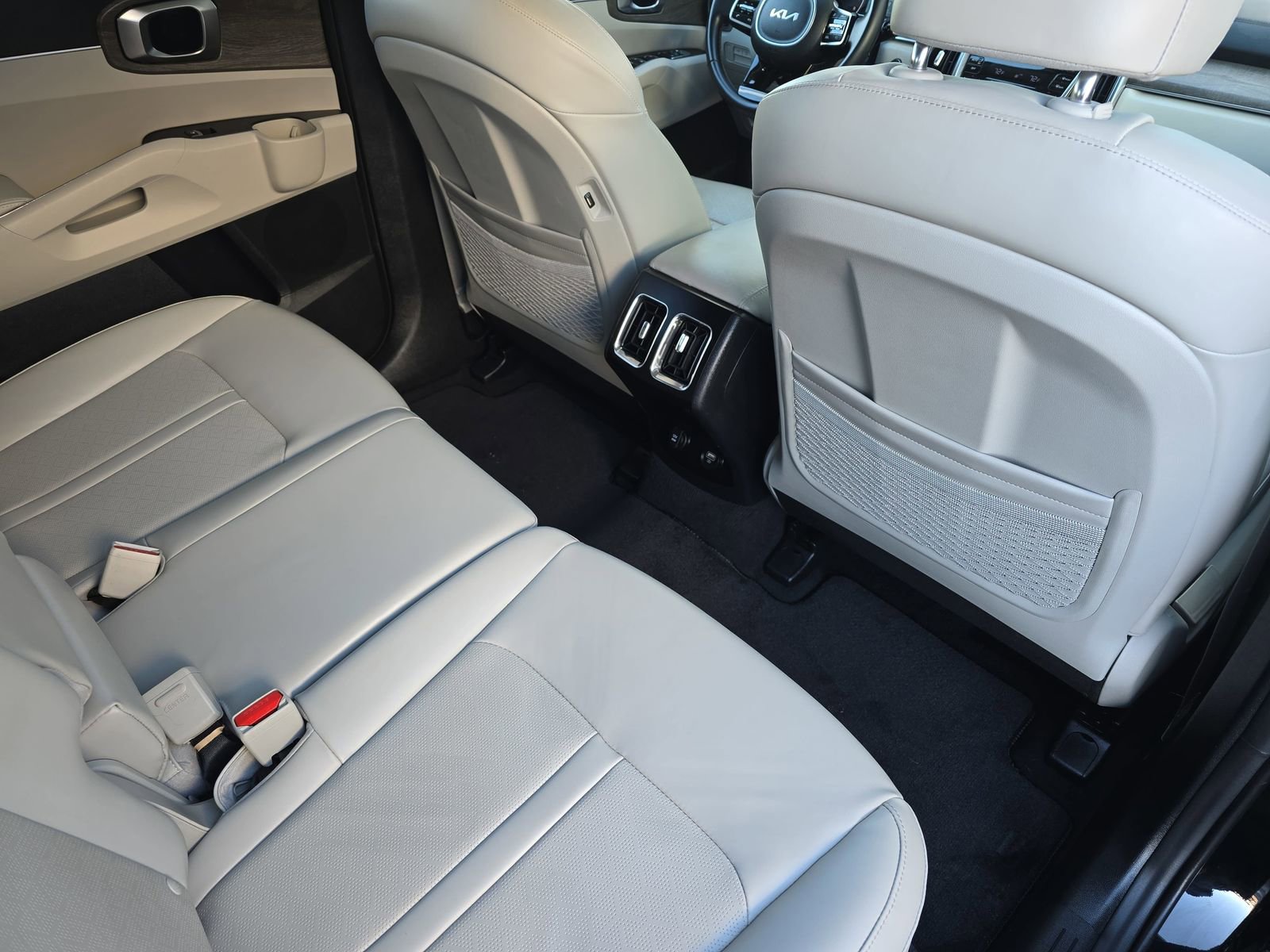 Used 2023 Kia Sorento S image 13