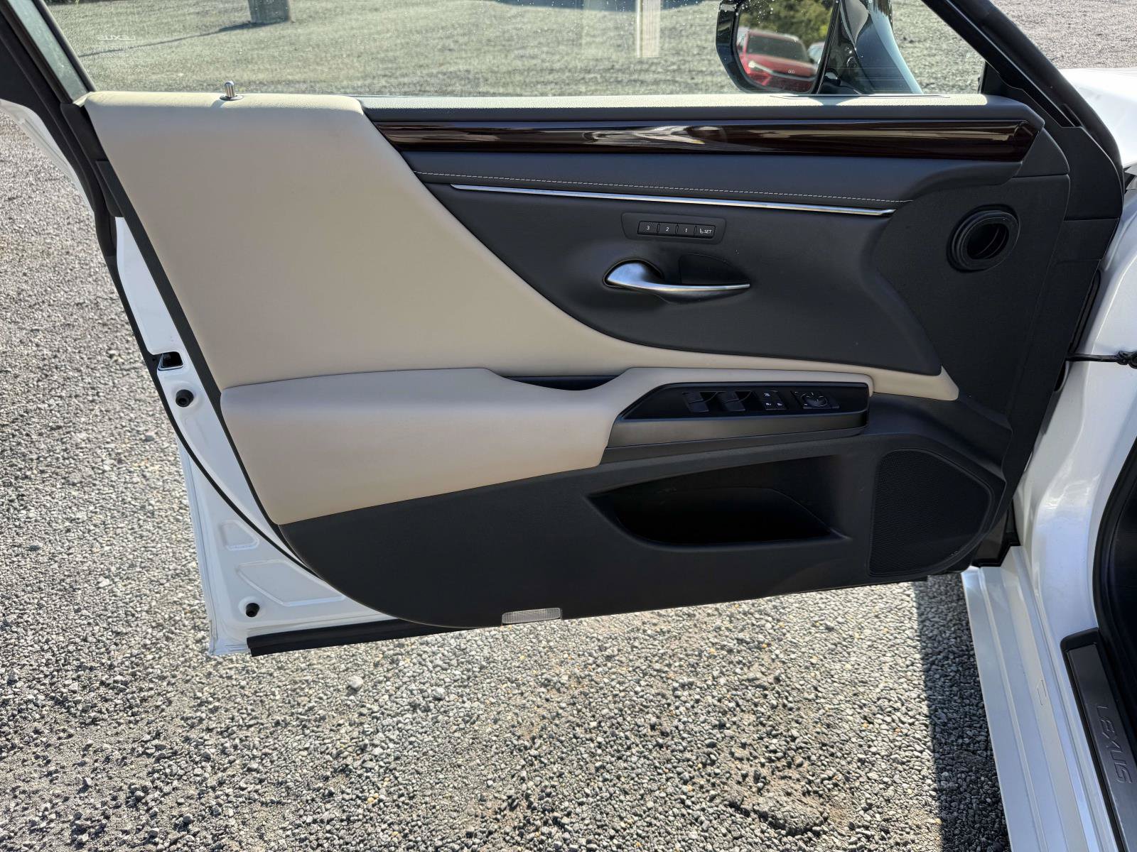 Used 2019 Lexus ES 300h w/ Premium Package FWD image 12