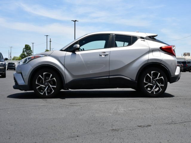 Used 2018 Toyota C-HR XLE FWD image 4