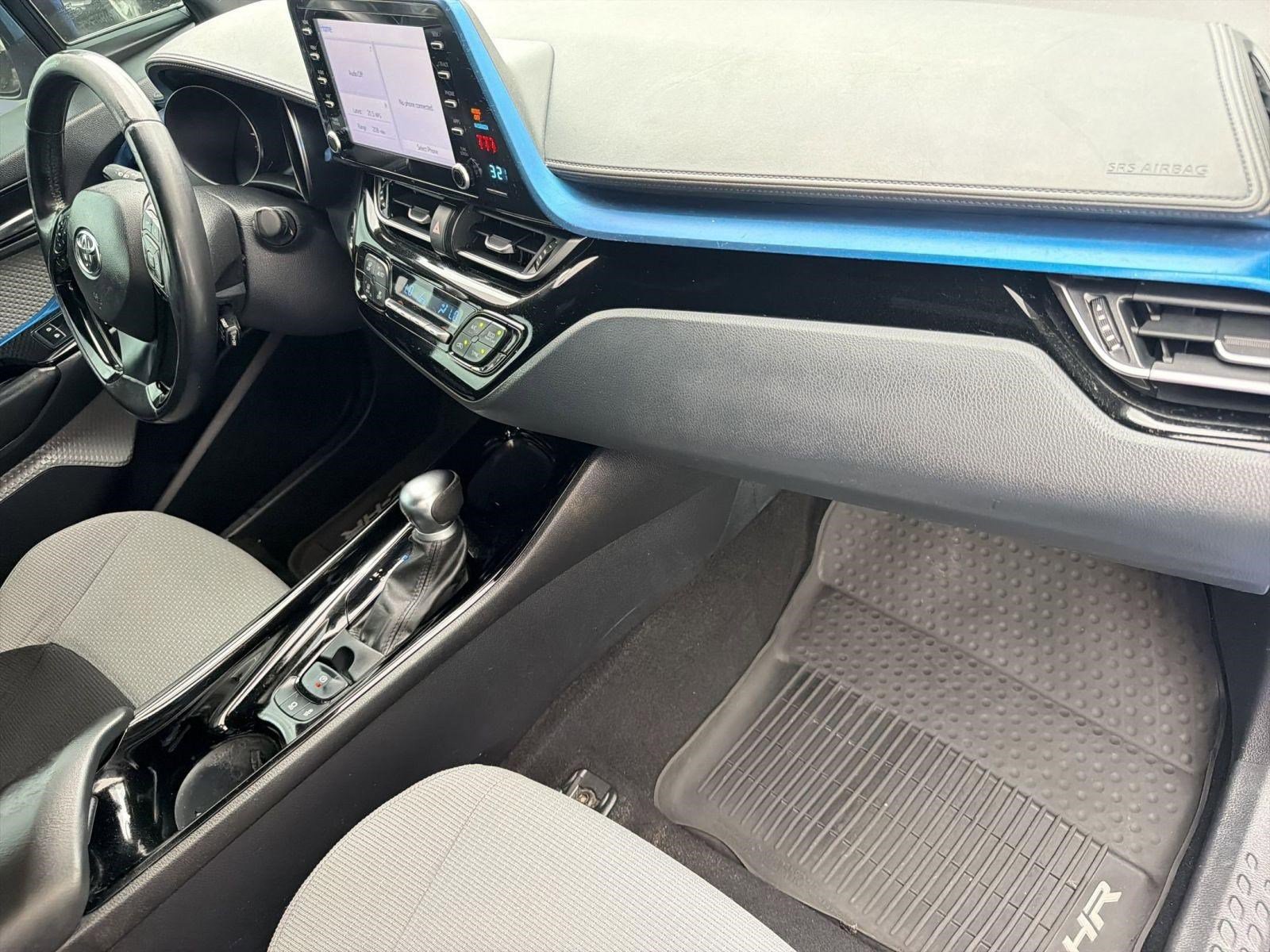 Used 2019 Toyota C-HR XLE FWD image 34