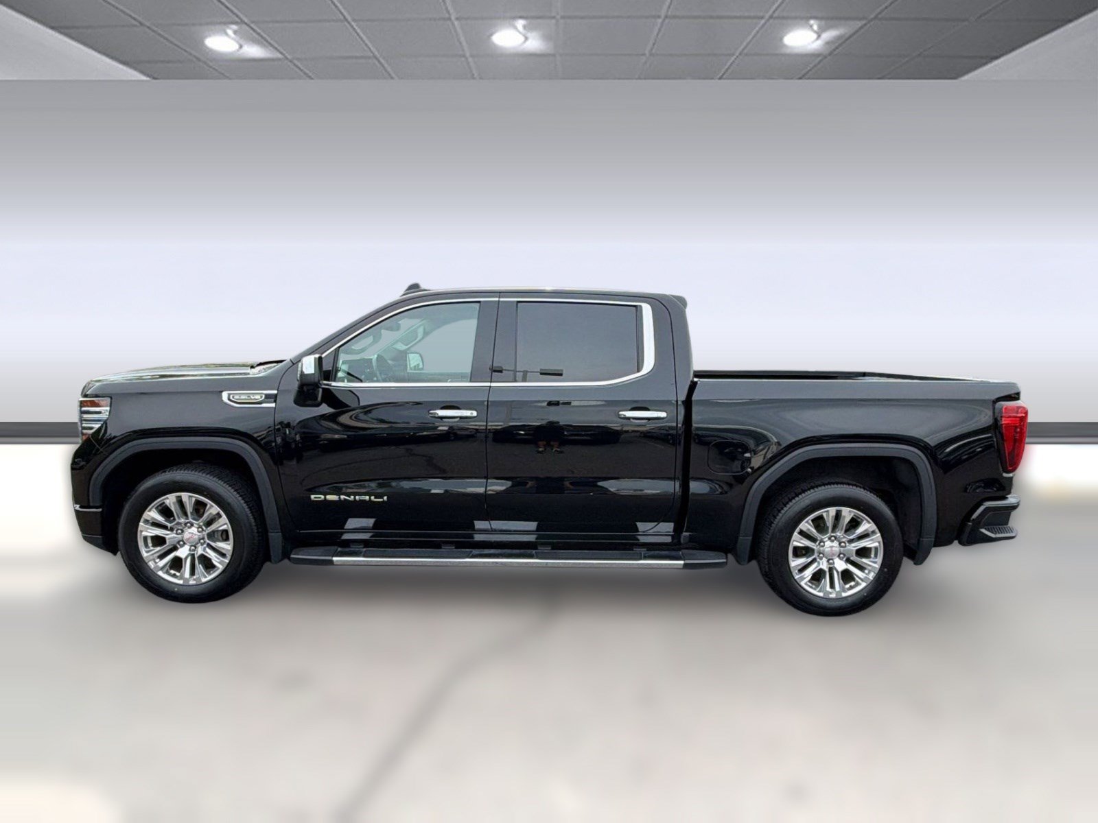Used 2023 GMC Sierra 1500 Denali AWD/4WD image 2