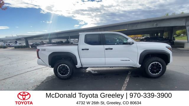 New 2025 Toyota Tacoma TRD Off-Road w/ TRD Off Road Premium Package AWD/4WD image 9