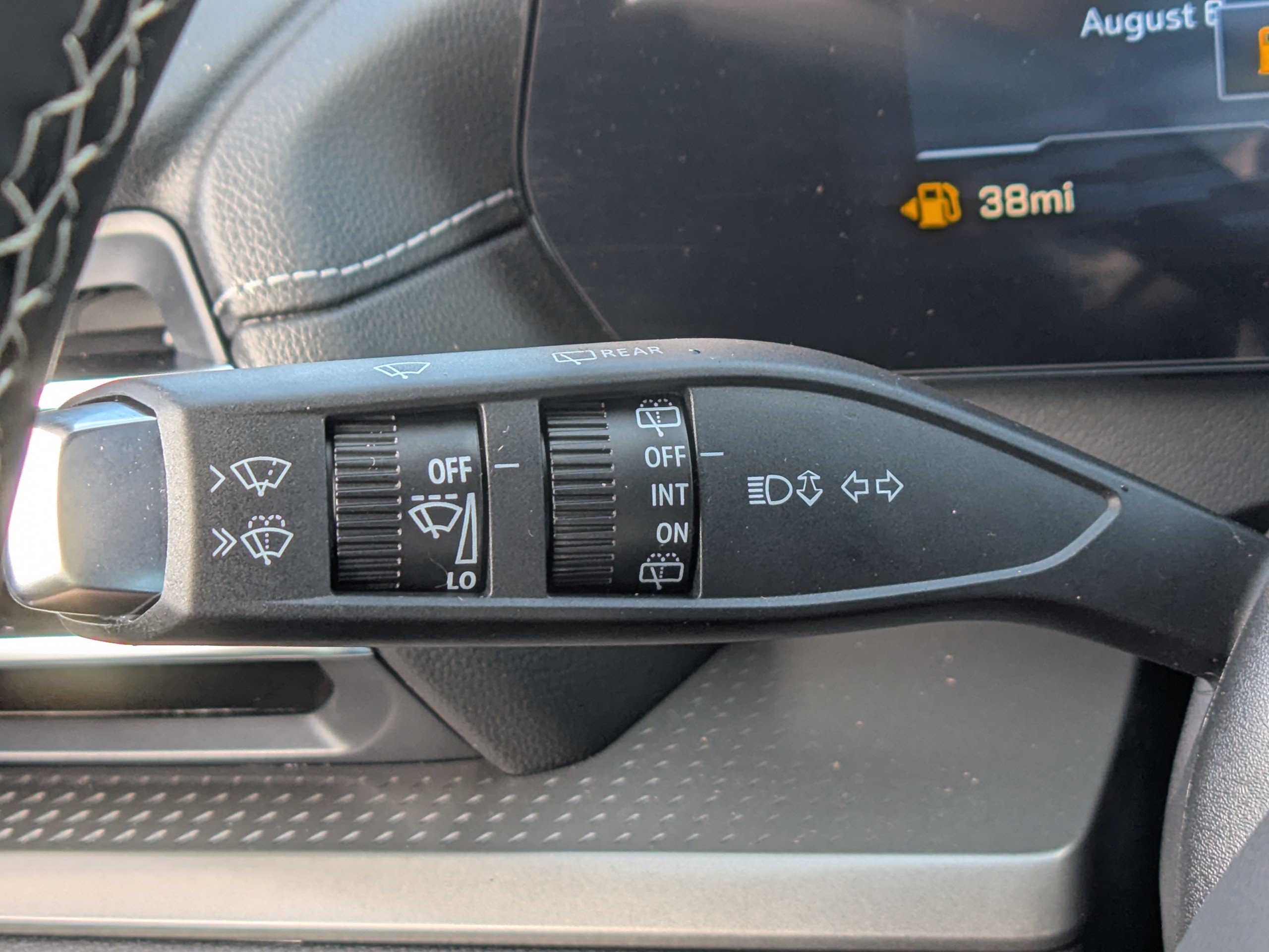 New 2026 Chevrolet Traverse LT w/ LPO, Floor Liner Package FWD image 27