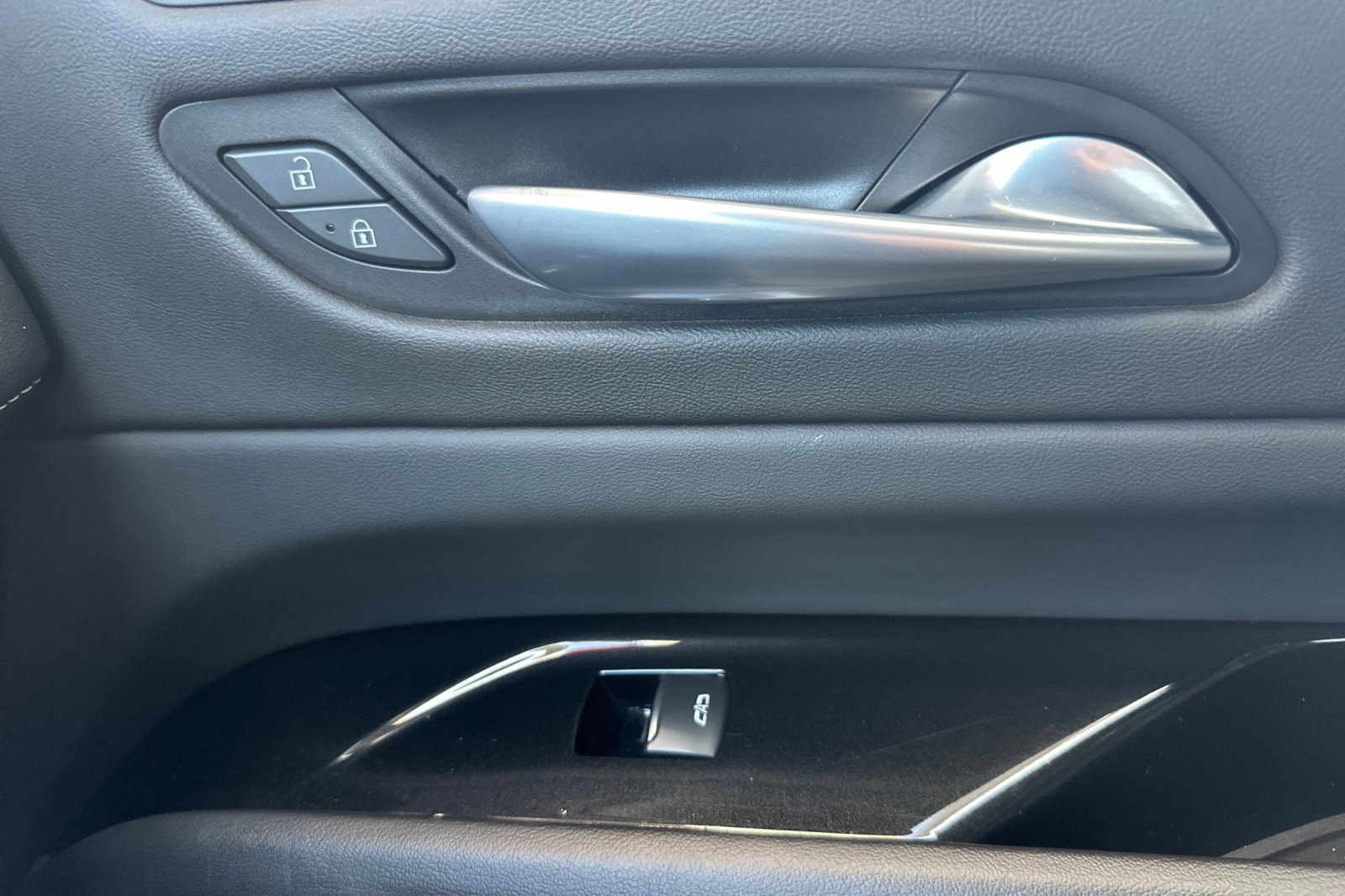 Used 2024 Cadillac Escalade Premium Luxury w/ Performance Package image 23