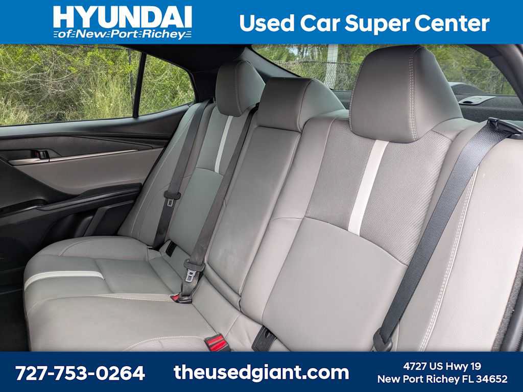 Used 2025 Toyota Camry SE FWD image 15