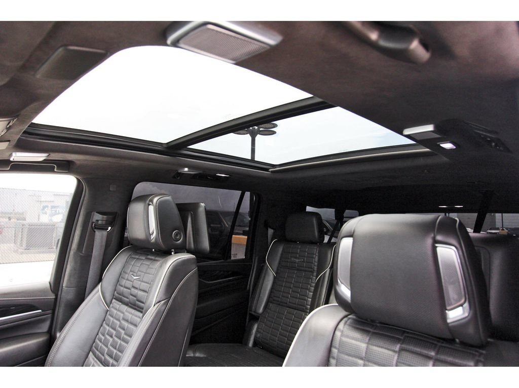 Certified 2024 Cadillac Escalade ESV V w/ Heavy-Duty Trailer Package AWD/4WD image 28