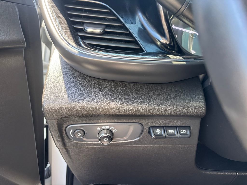 Used 2022 Buick Envision Essence w/ Technology Package II image 19