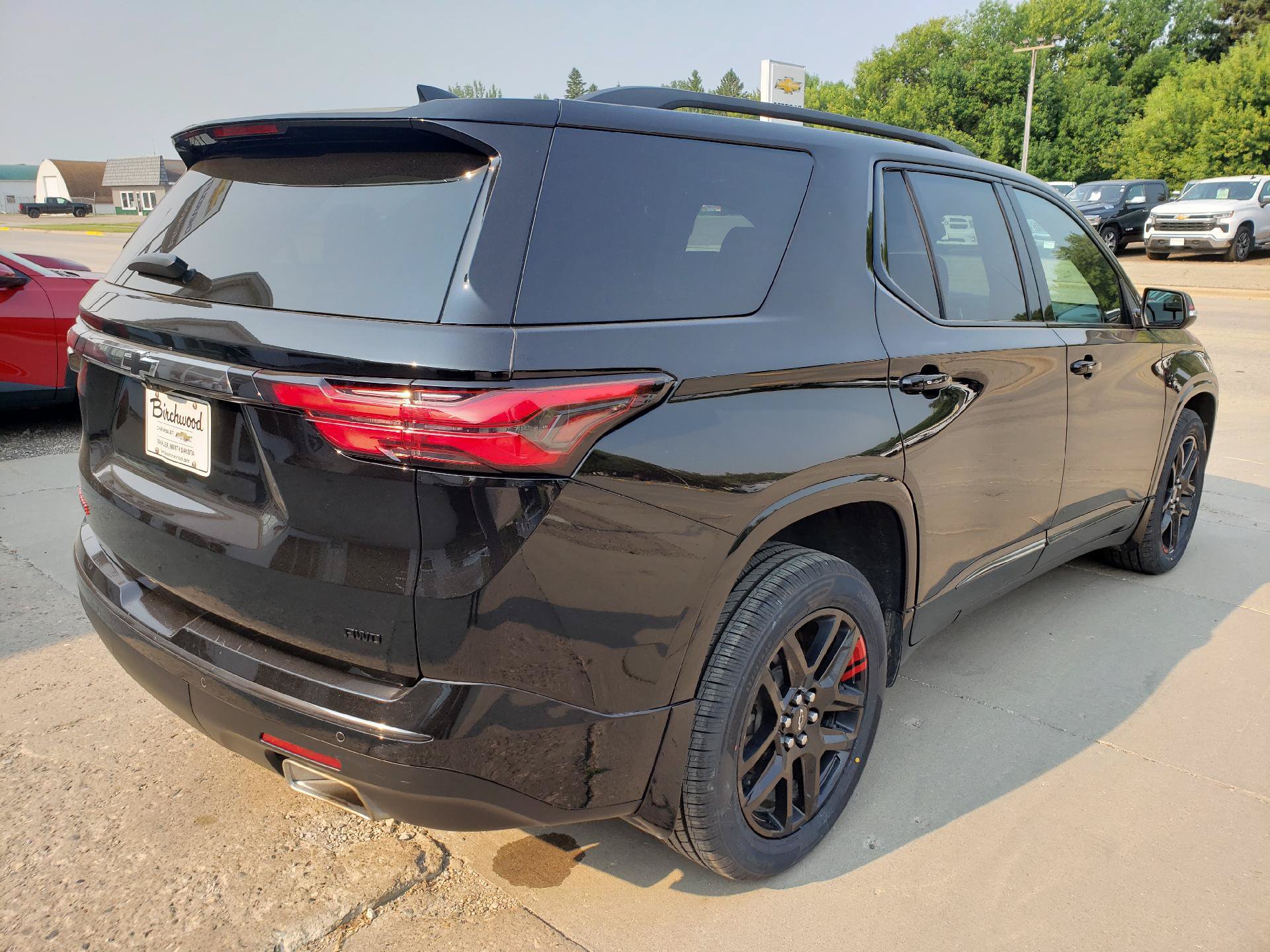 Used 2023 Chevrolet Traverse Premier w/ Redline Edition AWD/4WD image 5