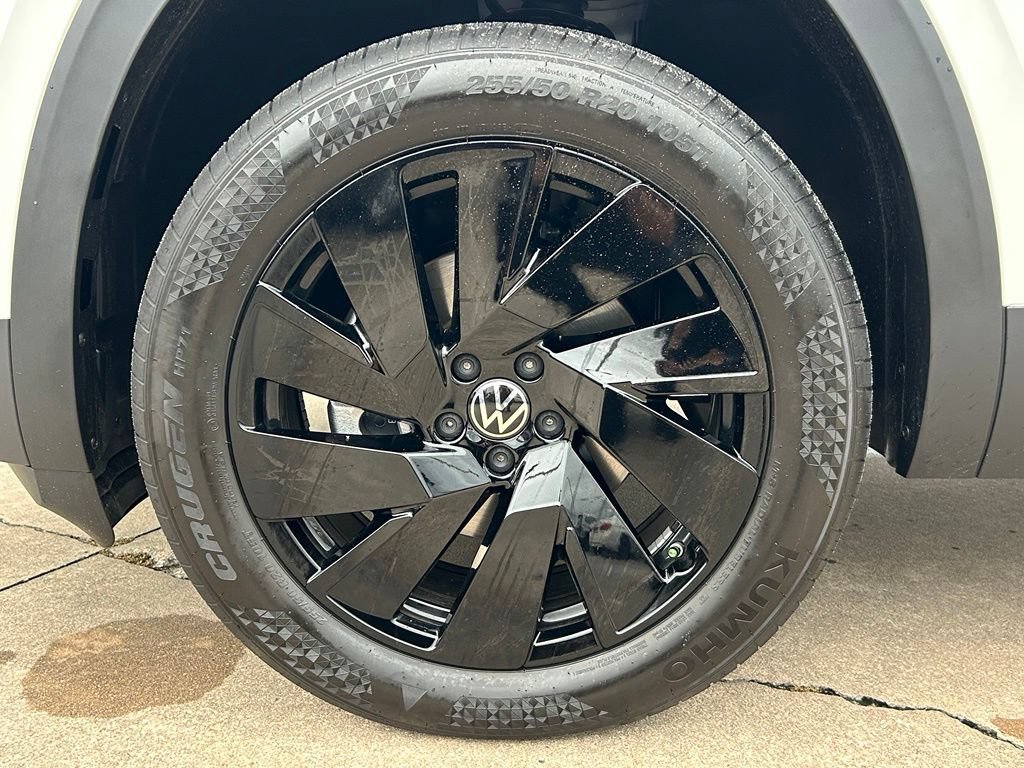 Certified 2026 Volkswagen Atlas SE FWD image 32