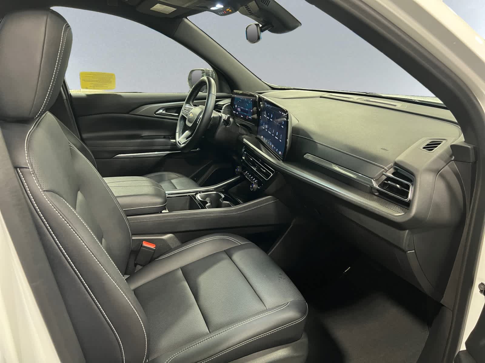 Used 2025 Chevrolet Traverse LT AWD/4WD image 20