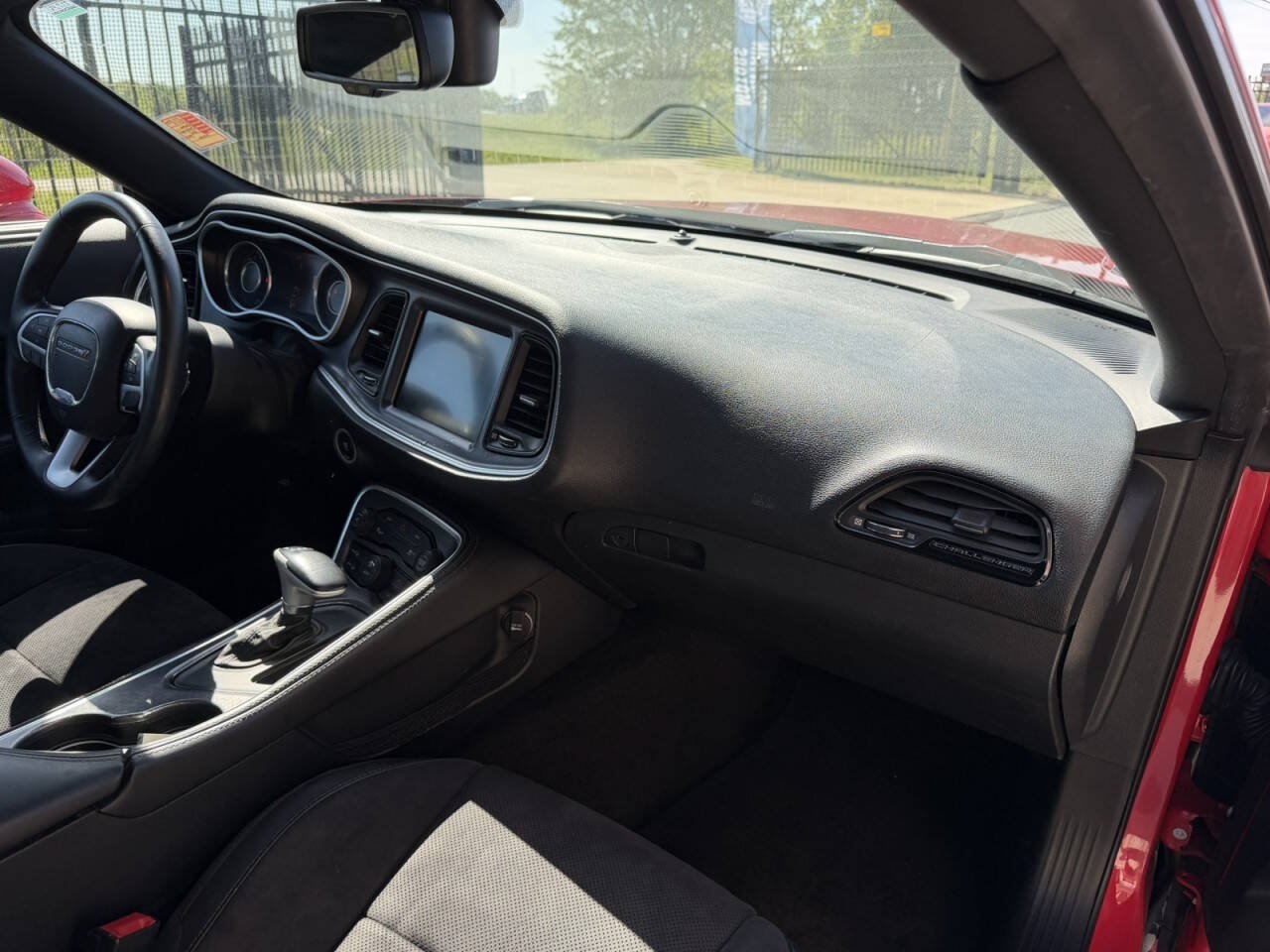 Used 2015 Dodge Challenger R/T Plus RWD image 17