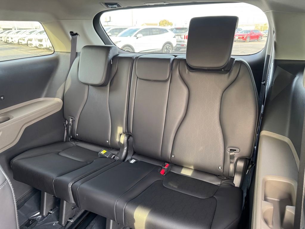 New 2026 Kia Carnival FWD image 14