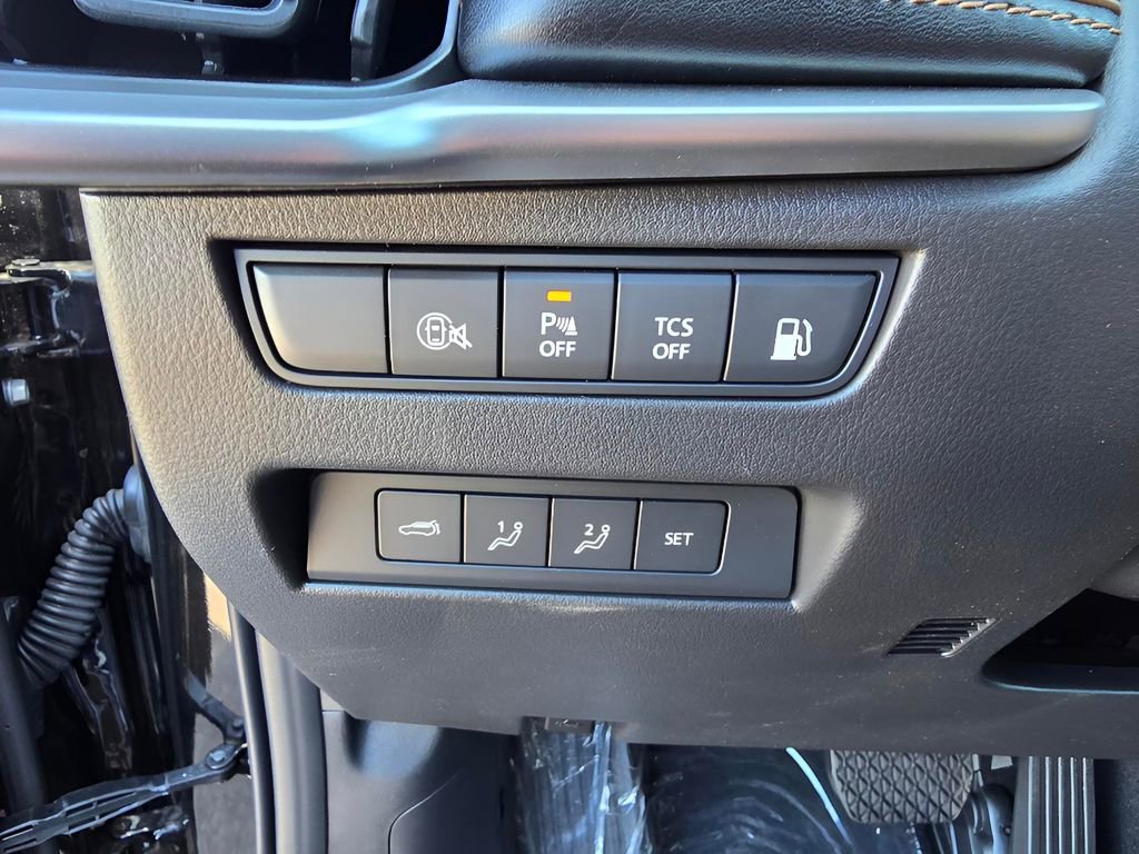 New 2025 MAZDA CX-70 Plug-In Hybrid w/ Premium Plus image 16