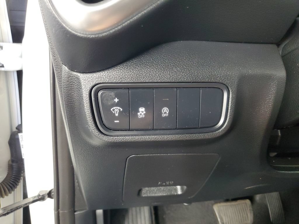 Used 2025 Kia Soul LX FWD image 24