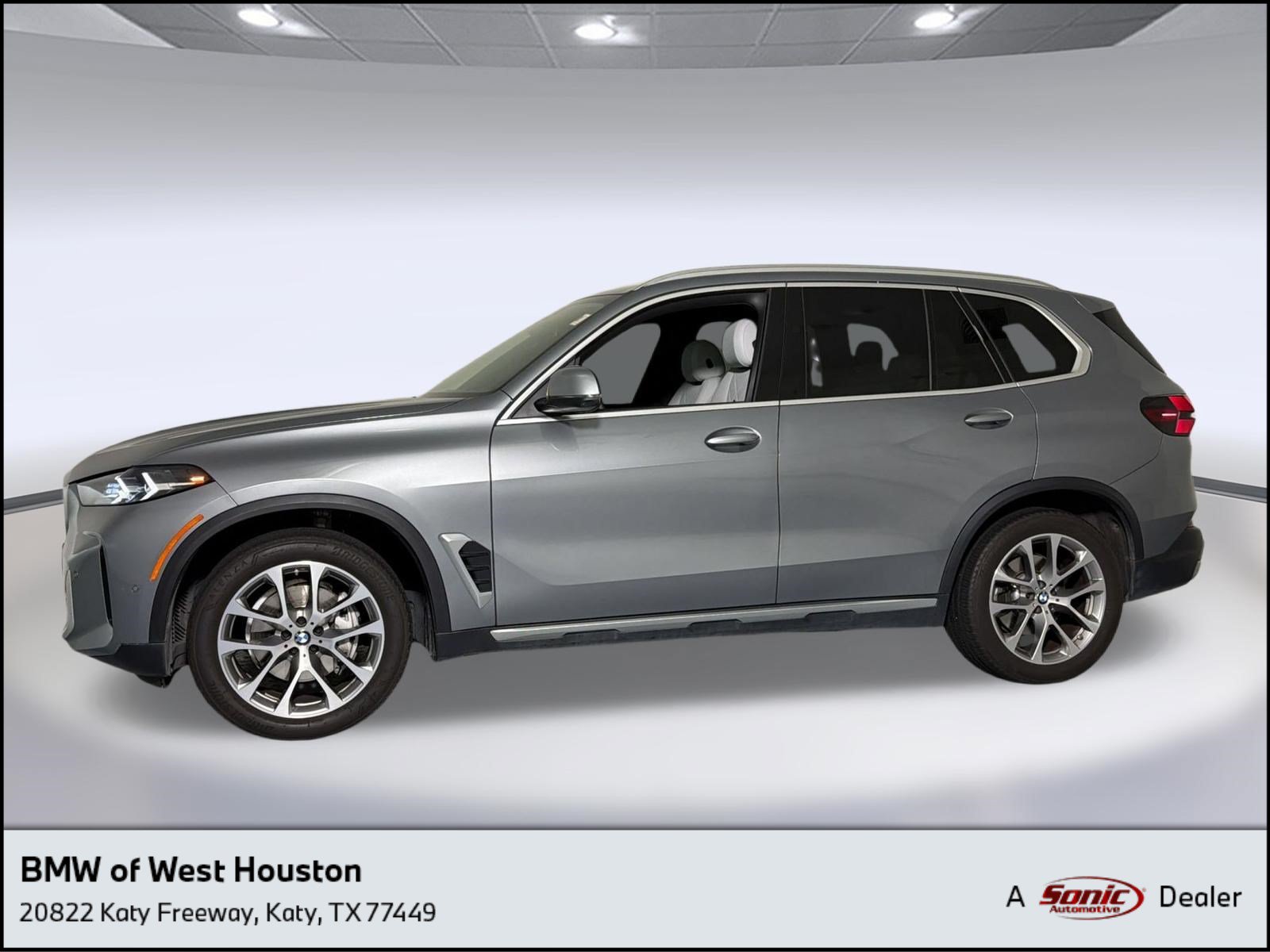 Certified 2024 BMW X5 xDrive40i w/ Parking Assistance Package AWD/4WD image 1