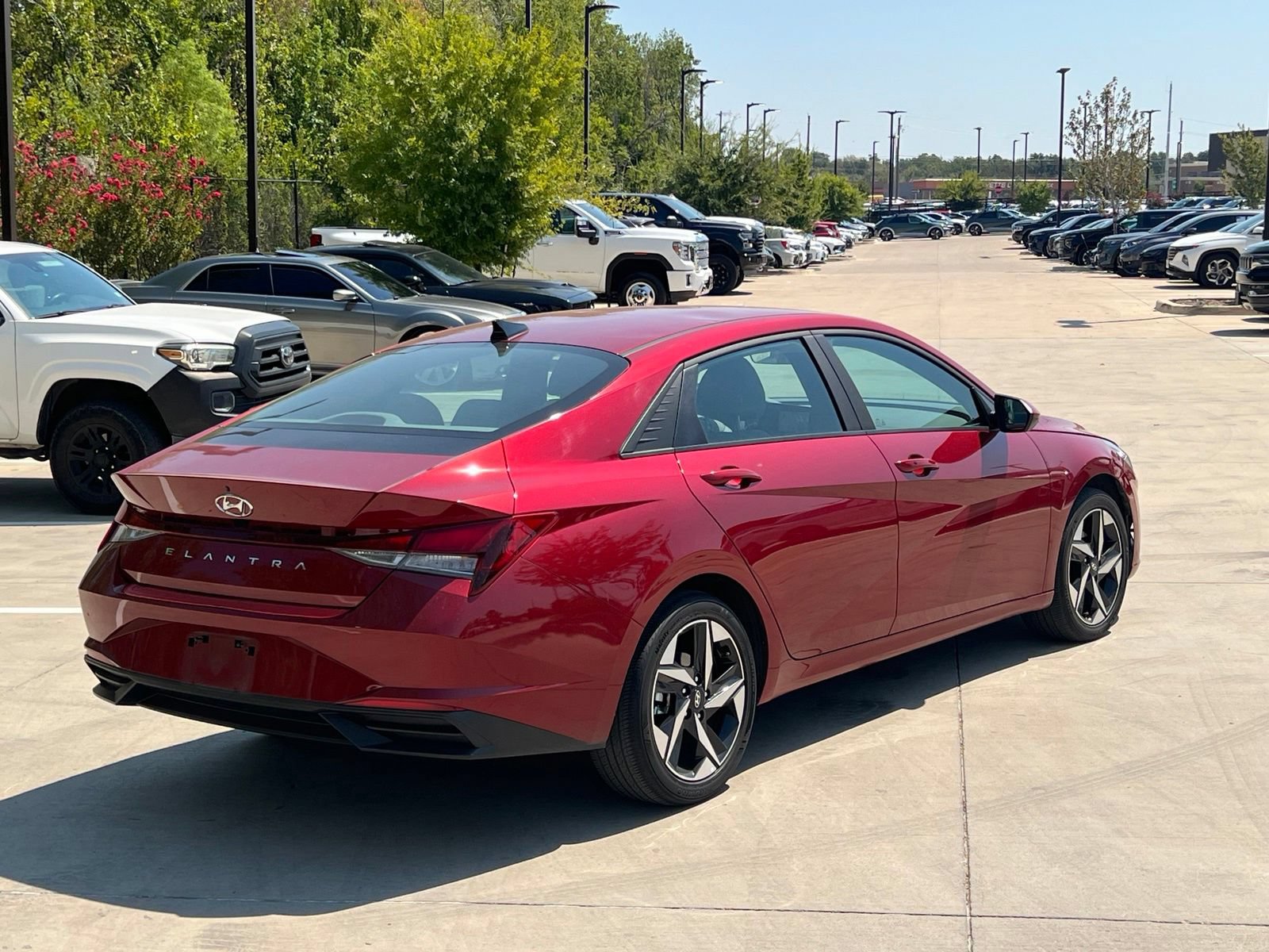Used 2023 Hyundai Elantra SEL w/ Convenience Package FWD image 11