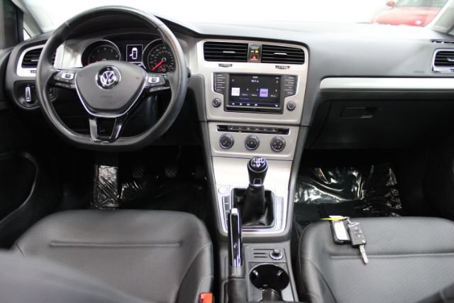 Used 2017 Volkswagen Golf Wolfsburg Edition FWD image 2