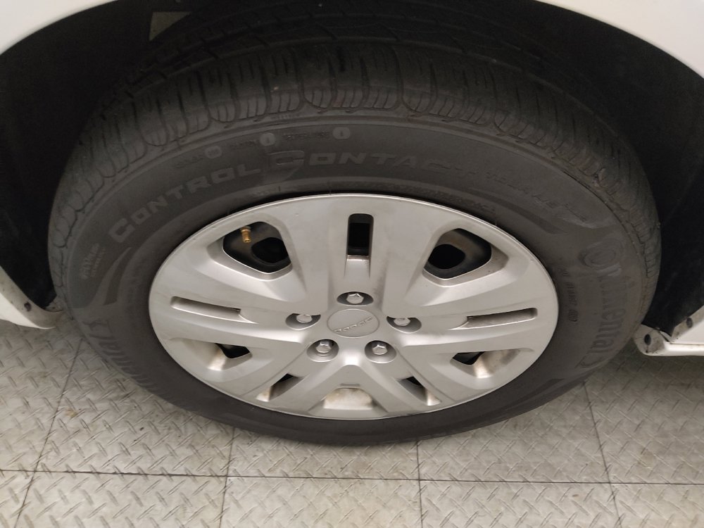 Used 2019 Dodge Grand Caravan SE FWD image 31