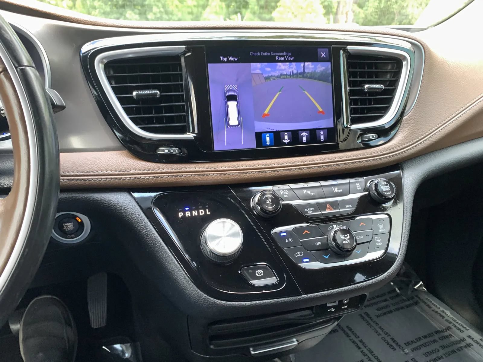 Used 2017 Chrysler Pacifica Limited w/ Advanced Safetytec Group FWD image 25