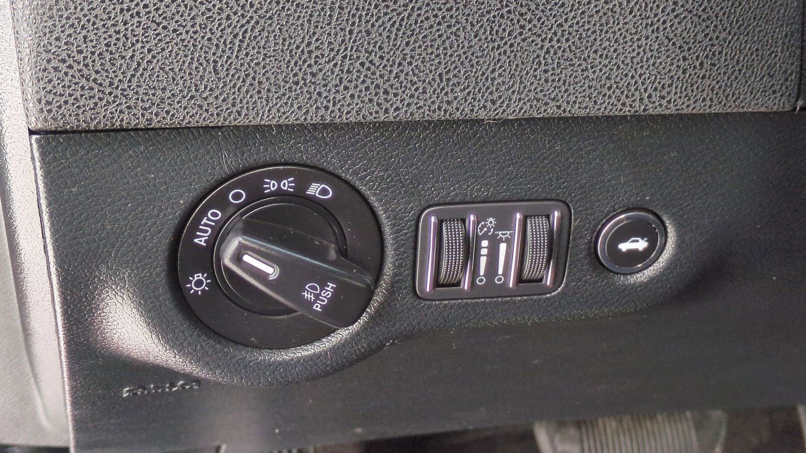 Used 2018 Dodge Charger GT image 18