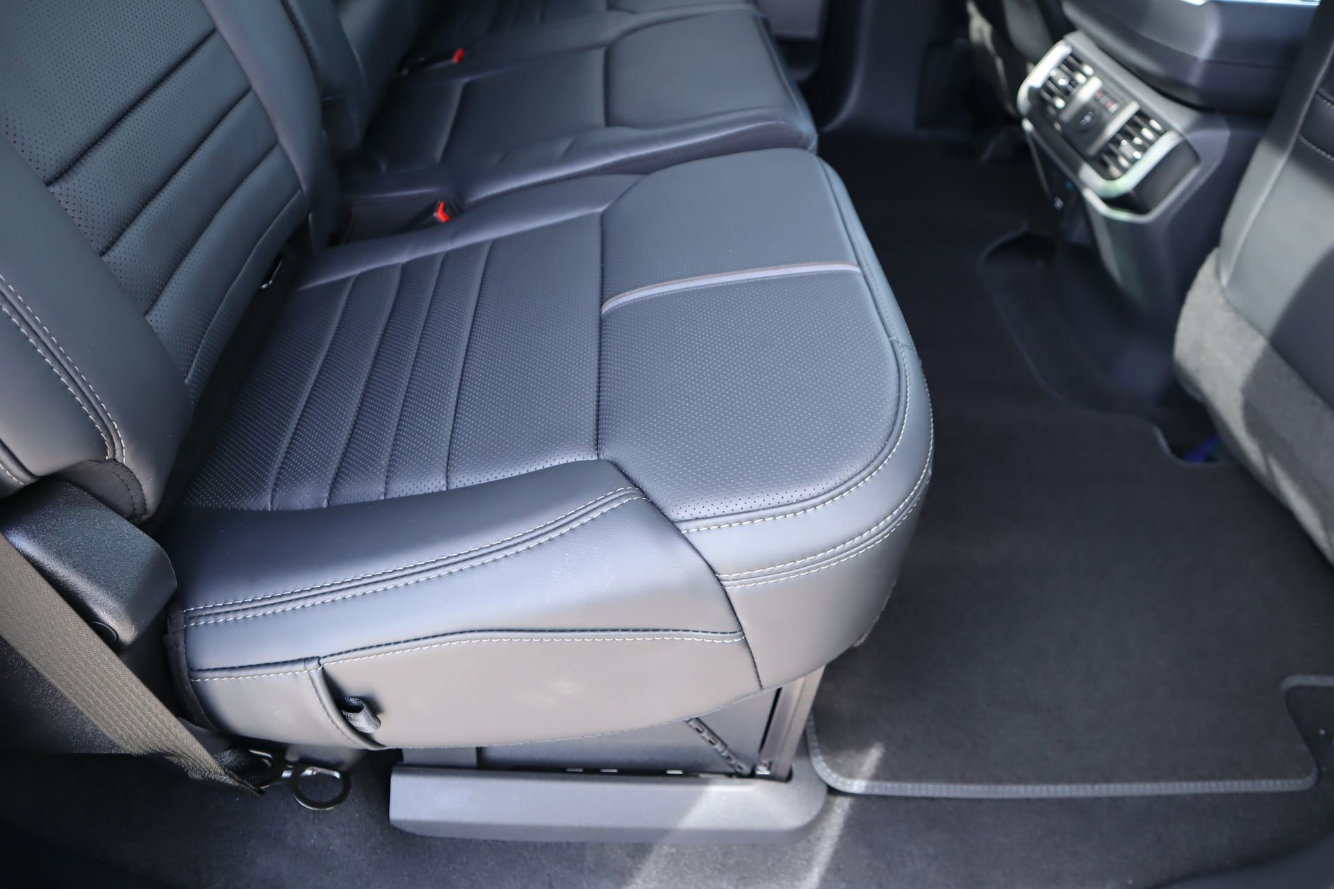 New 2026 Ford F150 Platinum w/ Equipment Group 700A Standard AWD/4WD image 16