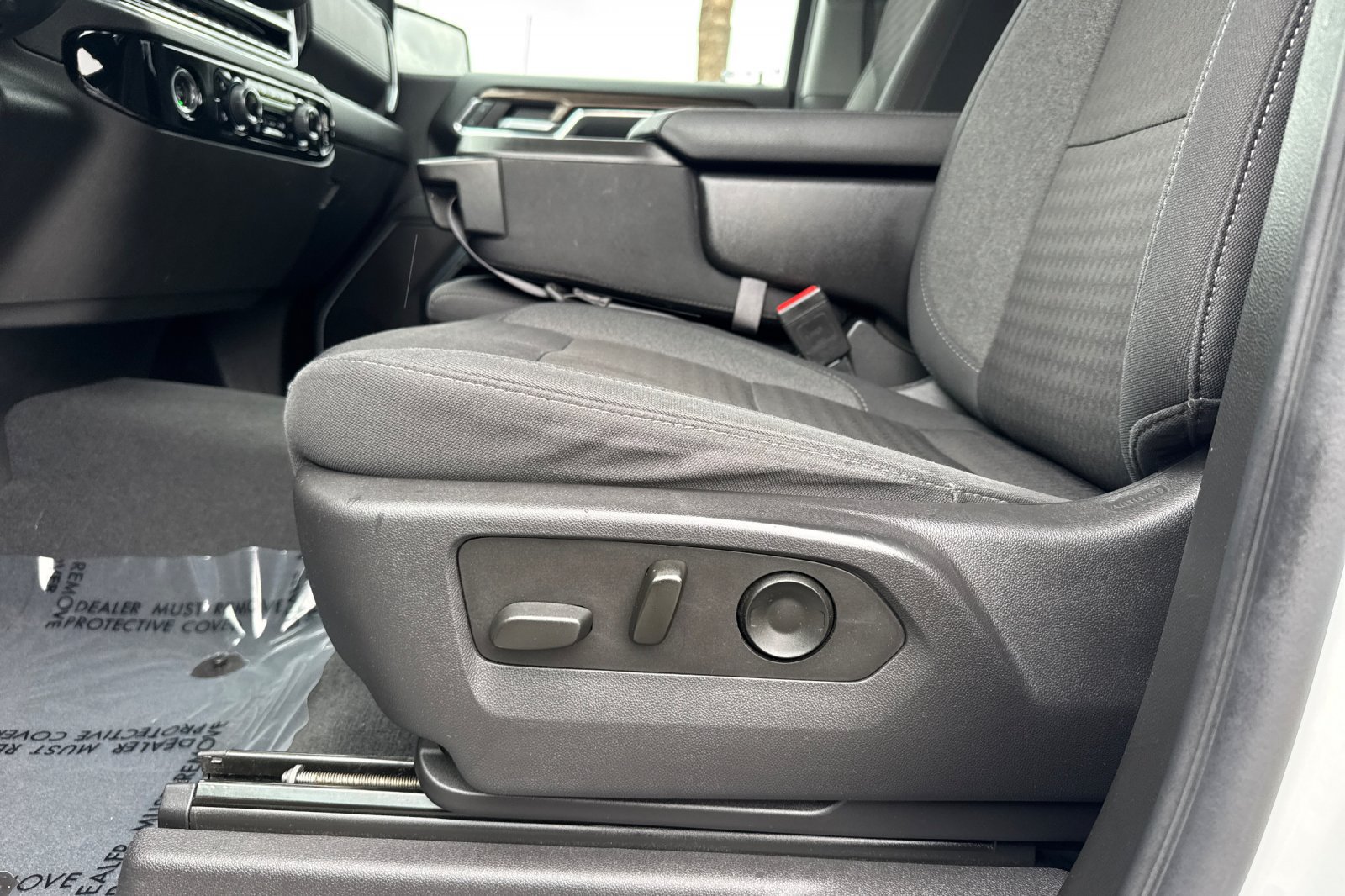 Used 2023 Chevrolet Silverado 1500 LT AWD/4WD image 14