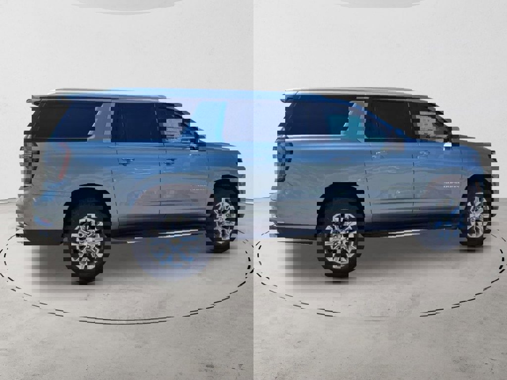 New 2025 Chevrolet Suburban Premier image 6