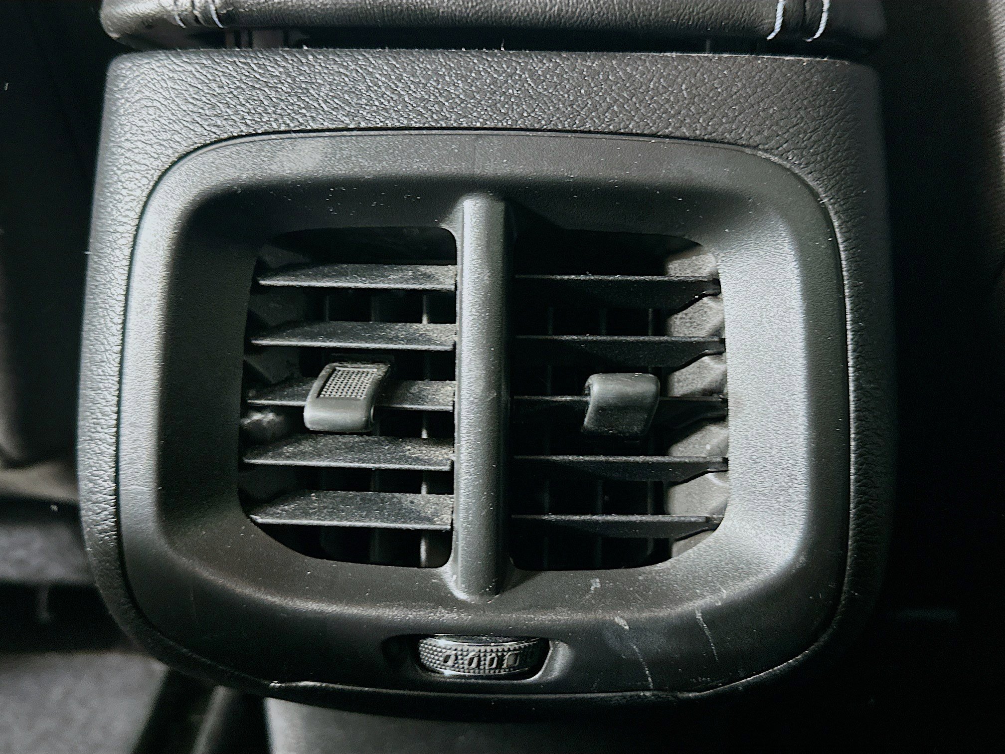 Used 2019 Jeep Cherokee Latitude w/ Popular Appearance Group image 25