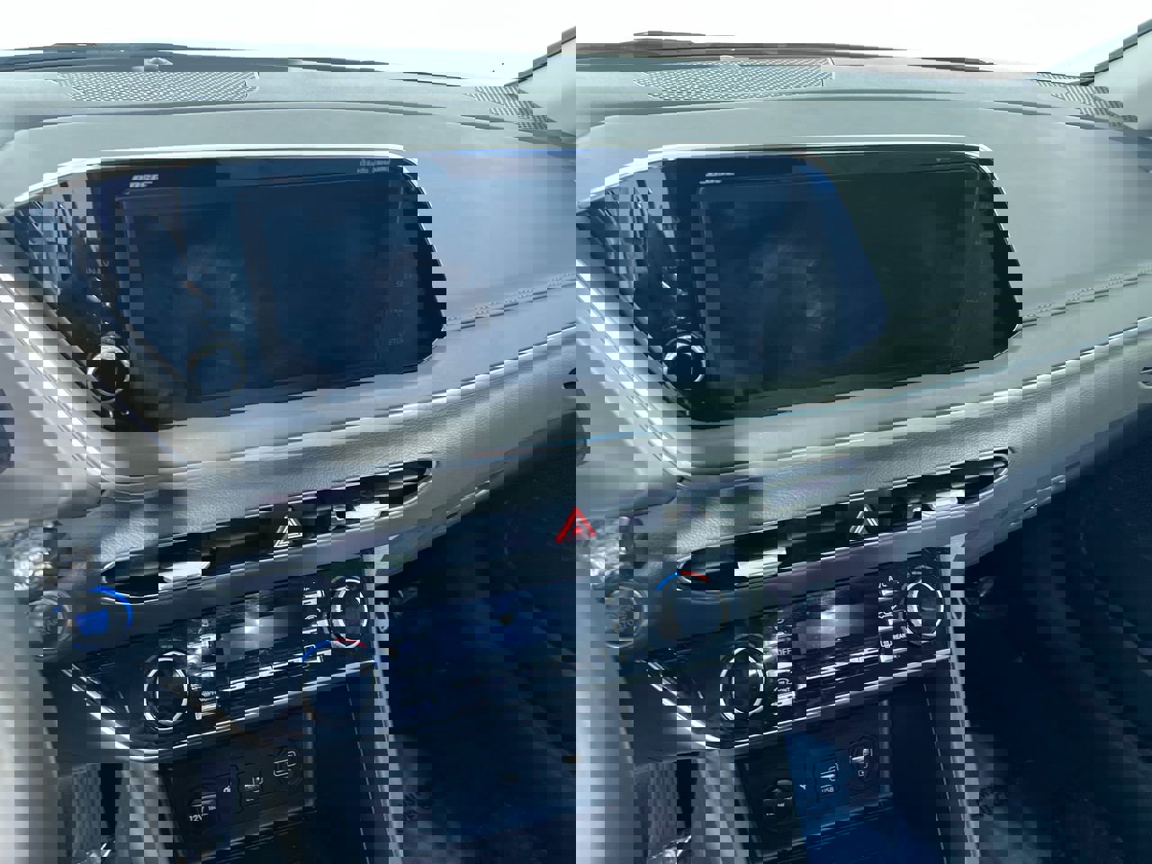 Used 2021 Hyundai Sonata Limited w/ Preferred Accessory Package FWD image 25