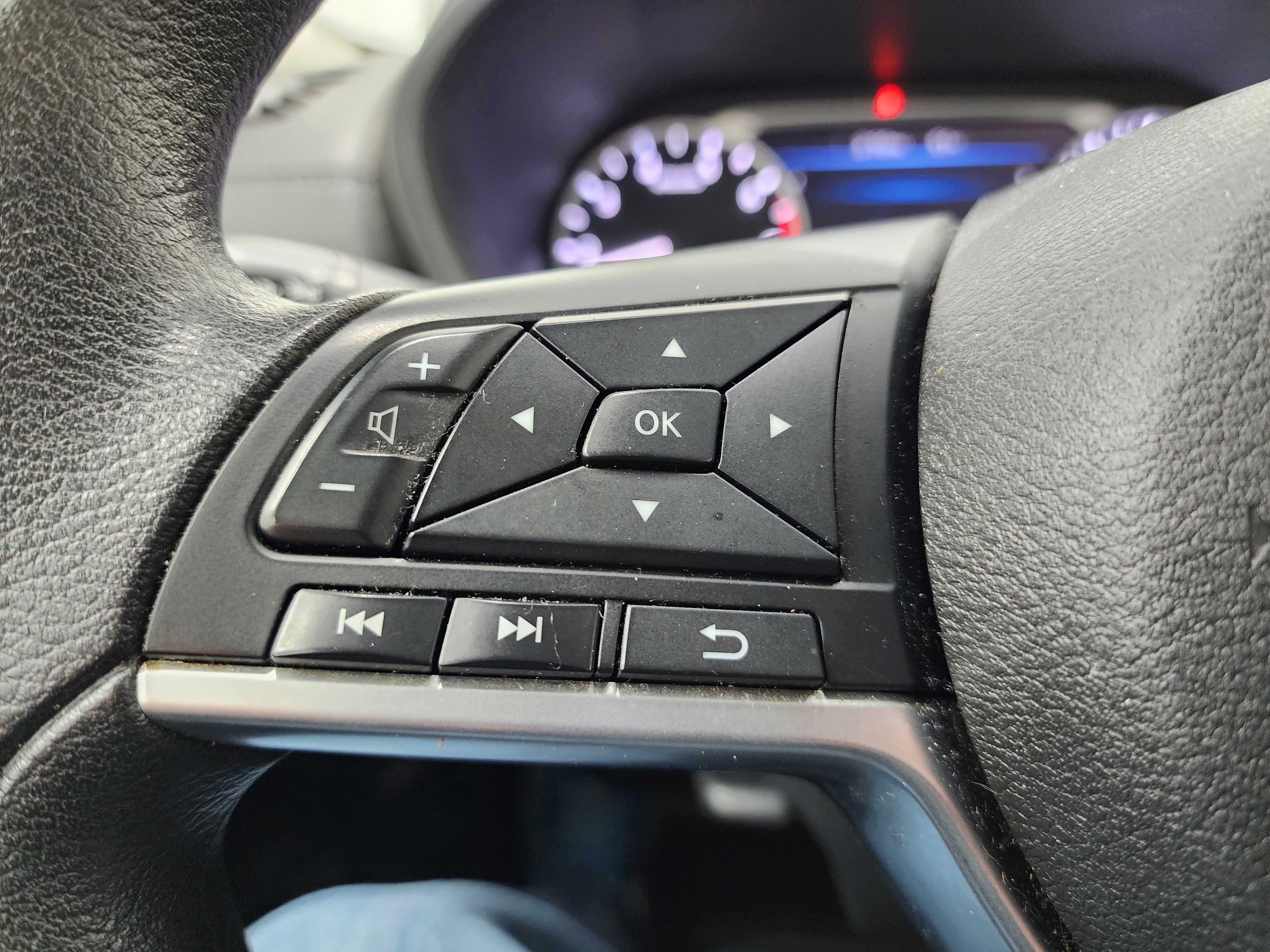 Used 2023 Nissan Sentra SV image 18