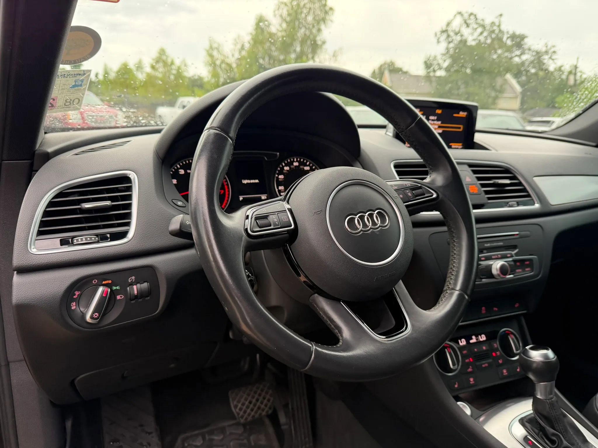 Used 2018 Audi Q3 2.0T Premium image 11