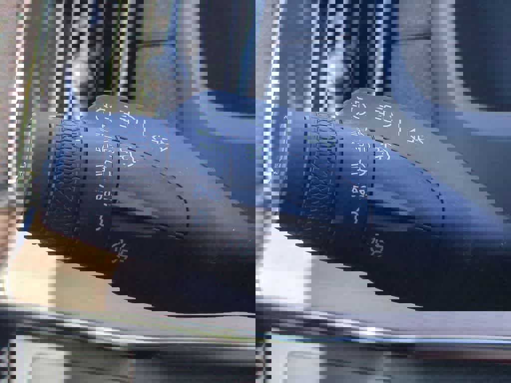 Certified 2025 Volvo XC90 B5 Core w/ Protection Package Premier image 26