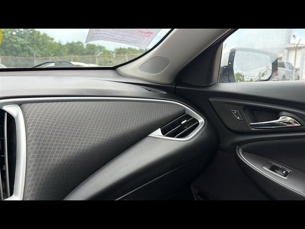 Used 2022 Chevrolet Malibu LT FWD image 16