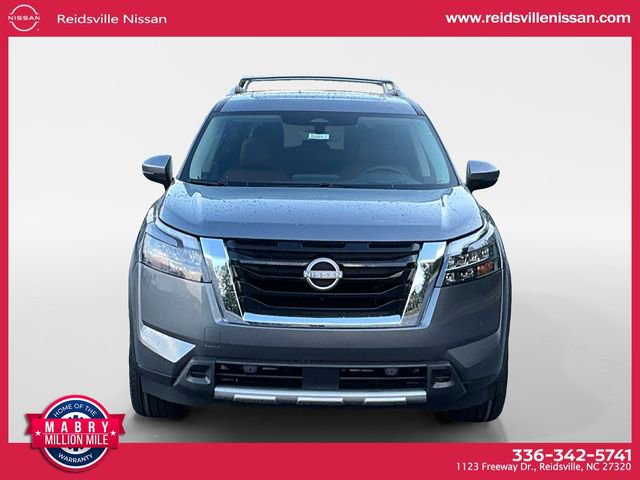 New 2025 Nissan Pathfinder Platinum image 9