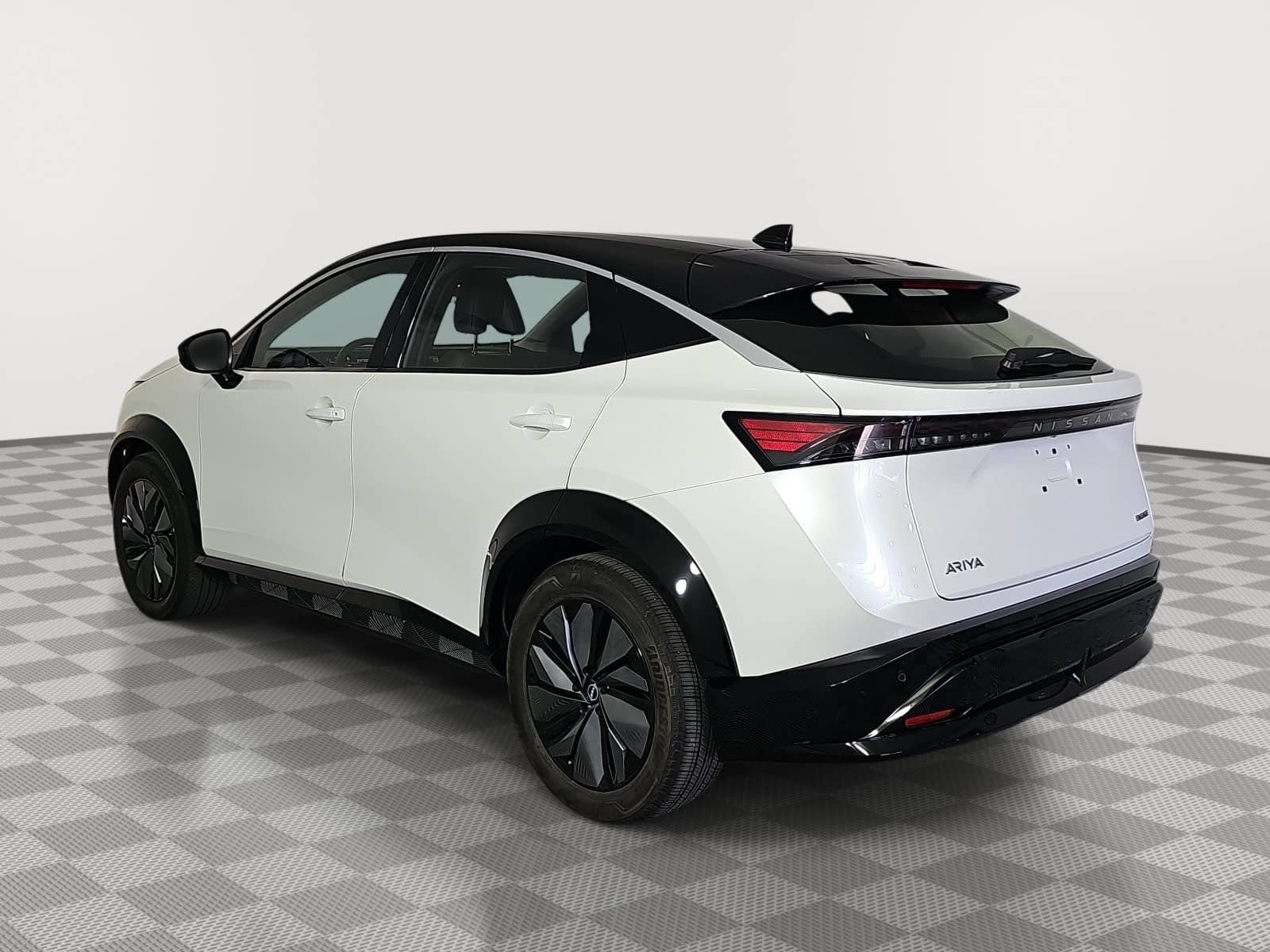 Used 2024 Nissan Ariya FWD image 6