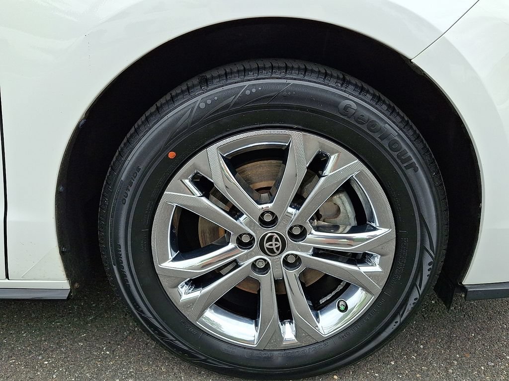 Certified 2021 Toyota Sienna XSE w/ XSE Plus Package AWD/4WD image 8
