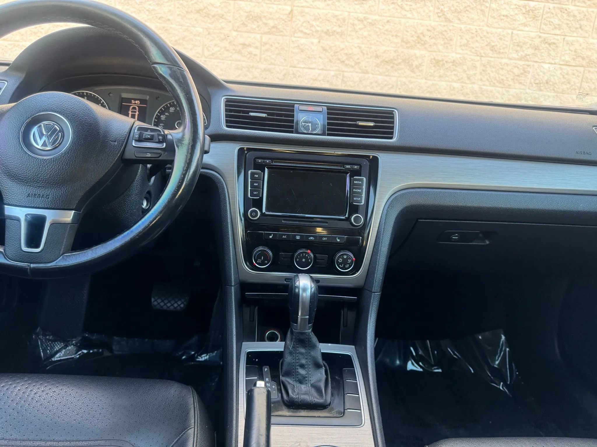 Used 2015 Volkswagen Passat TDI SE FWD image 23