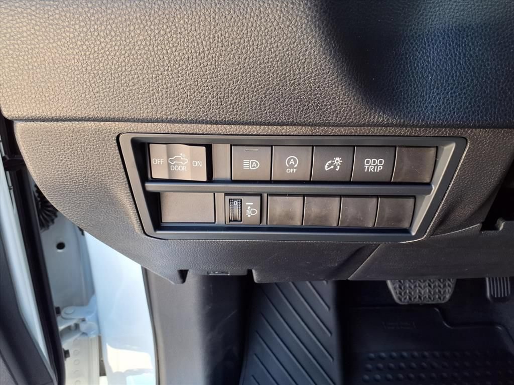 Used 2026 Toyota Tundra SR5 w/ SX Package RWD image 9