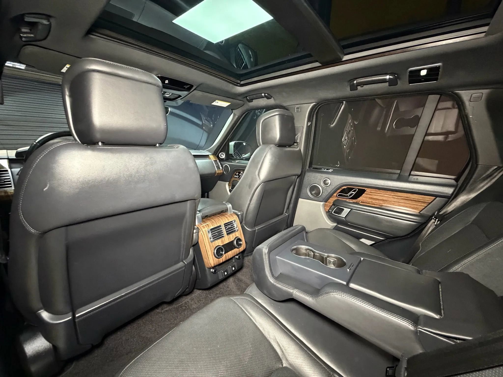 Used 2018 Land Rover Range Rover HSE AWD/4WD image 26