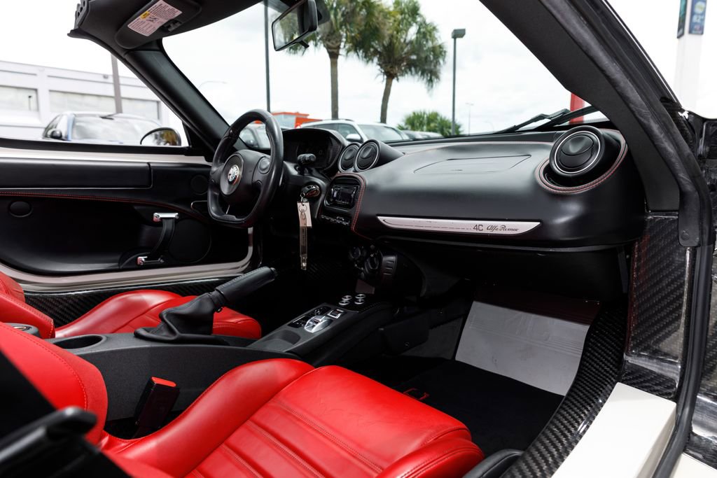 Used 2016 Alfa Romeo 4C Spider w/ Convenience Group - Spider RWD image 13