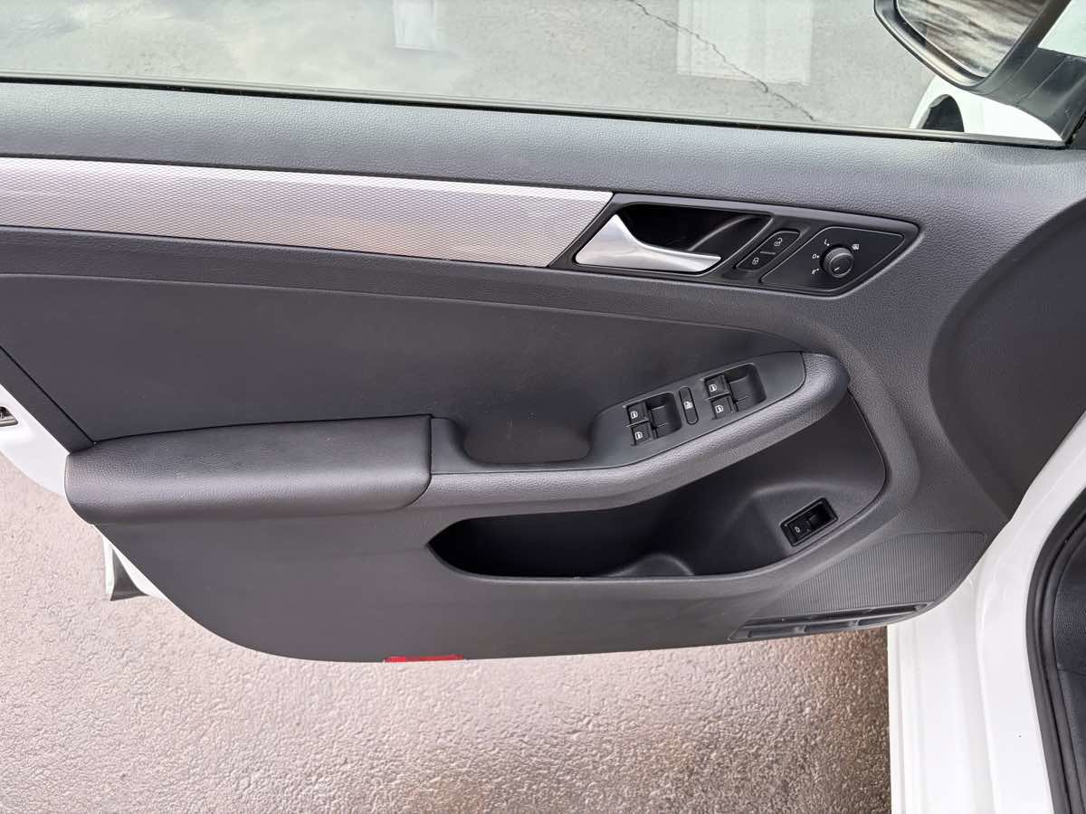 Used 2018 Volkswagen Jetta S FWD image 16