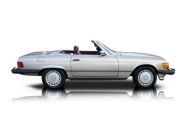Used 1987 Mercedes-Benz 560 SL image 2
