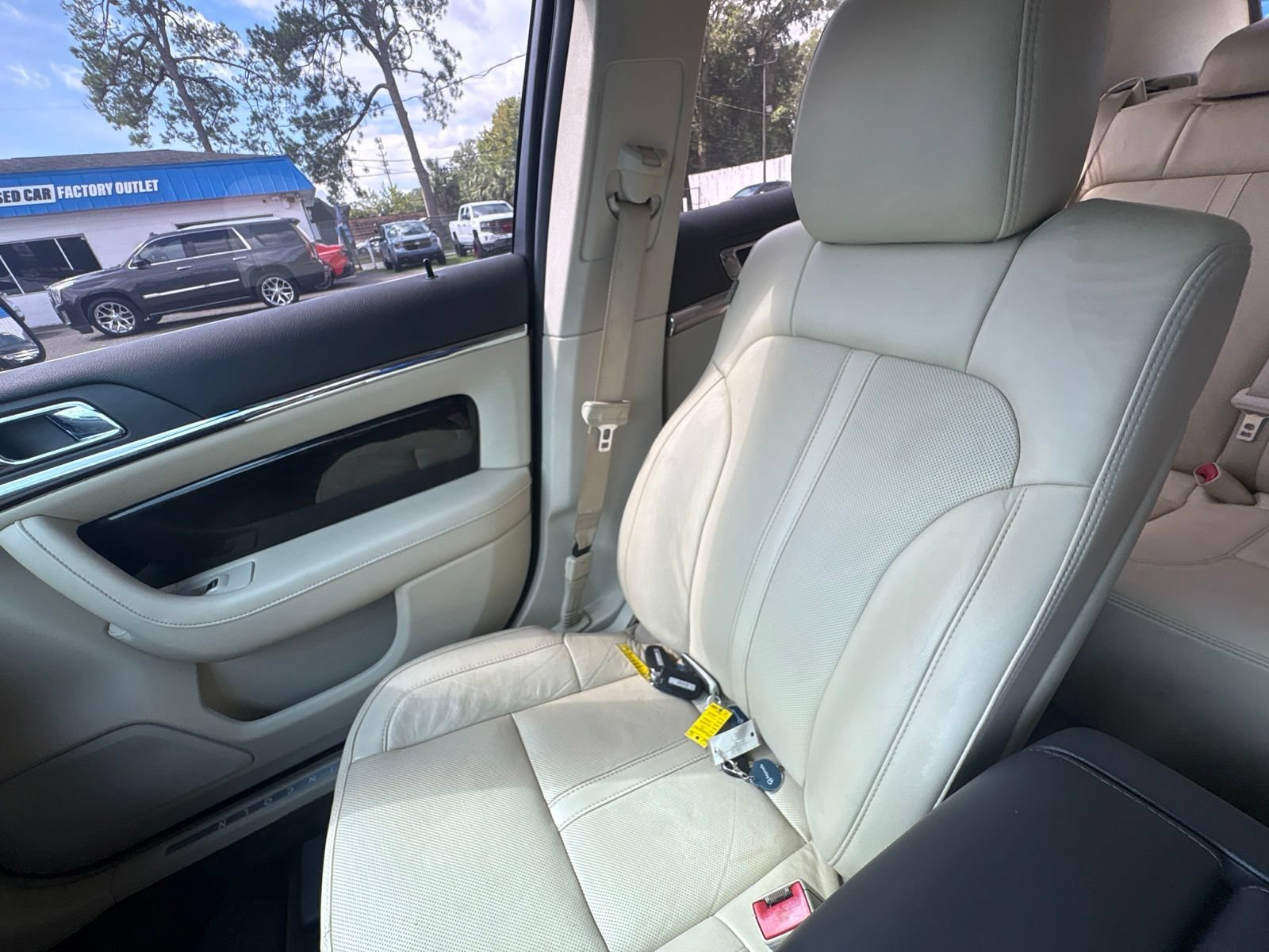 Used 2015 Lincoln MKS w/ Equipment Group 101A FWD image 34